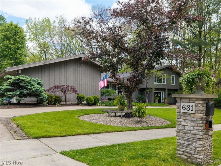 631 Rocky Hollow Drive, Akron, OH, 44313