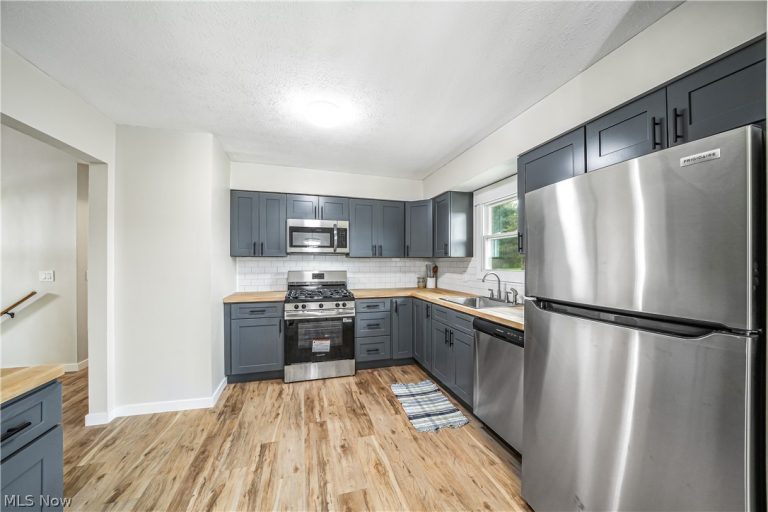 9564 Wolf Road, Windham, OH - Photo 8
