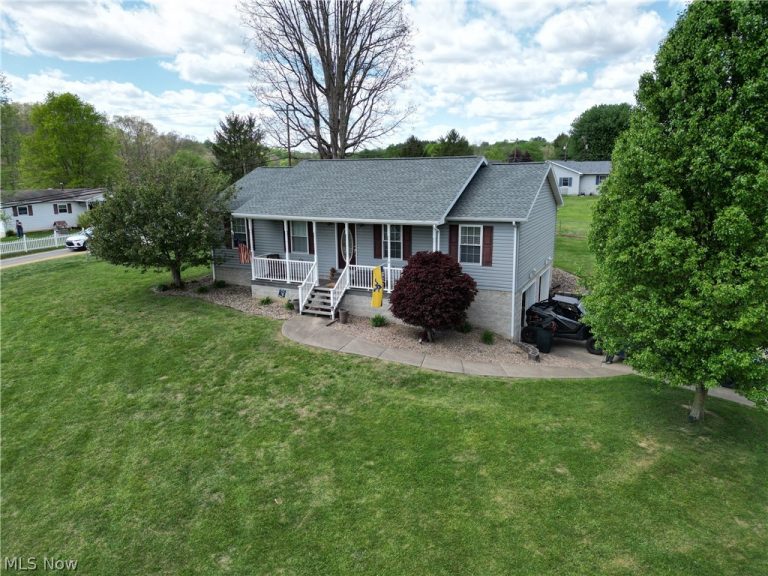 33 Balderson Drive, Washington, WV - Photo 2