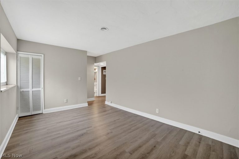 18963 Hilliard Boulevard #2, Rocky River, OH - Photo 4