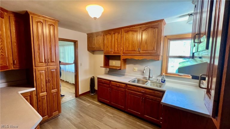 528 Harding Road, Zanesville, OH - Photo 4