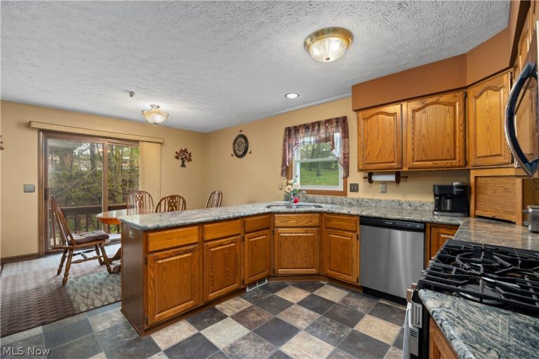 5516 Andover Drive, Parma, OH - Photo 5