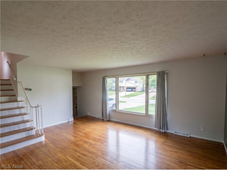 4633 Whitehall Drive, South Euclid, OH - Photo 3