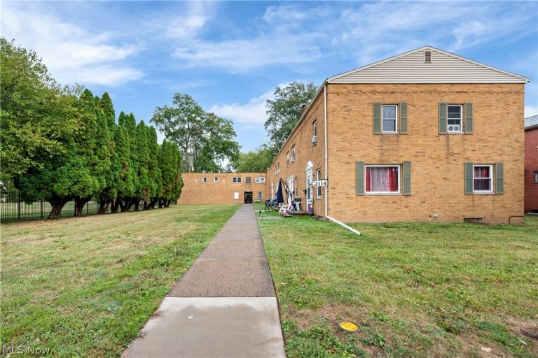 2114 Market Avenue, Canton, OH - Photo 2