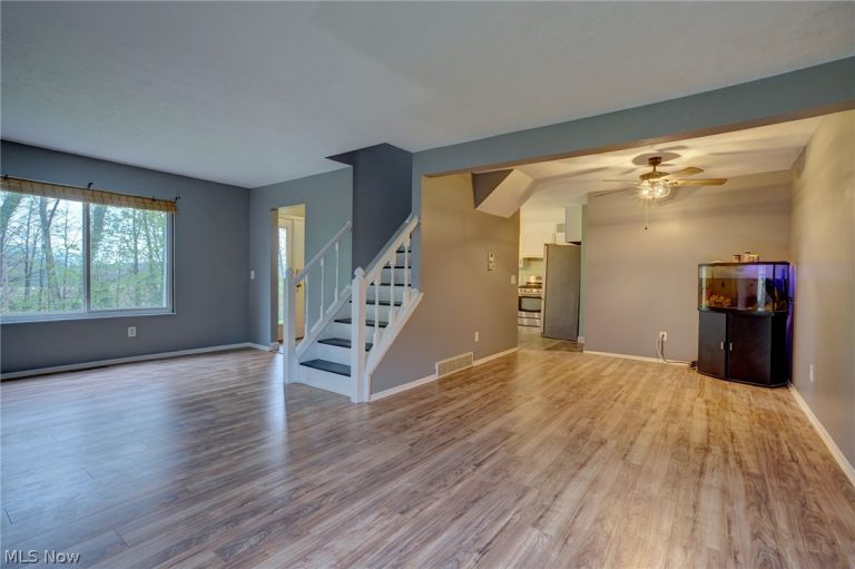 378 Deepwood Drive, Wadsworth, OH - Photo 6