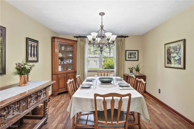 152 Woodridge Drive, Elyria, OH - Photo 3