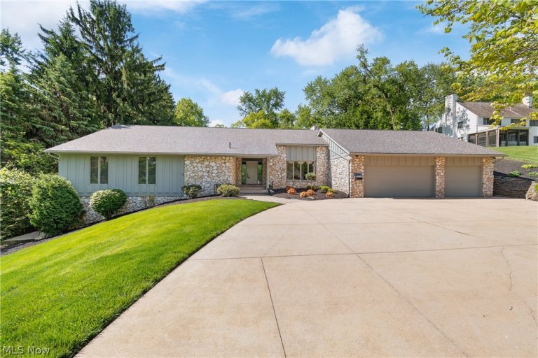 3200 Croydon Drive, Canton, OH - Photo 3