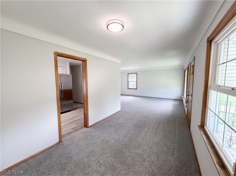 32222 Densmore Road, Willowick, OH - Photo 3