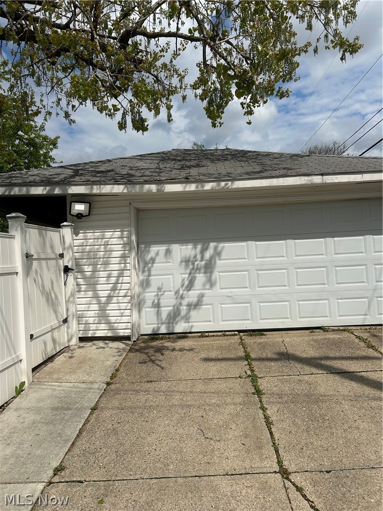 5911 Velma Avenue, Parma, OH - Photo 6