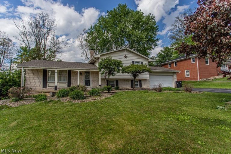 8523 Sleepy Hollow Drive, Warren, OH - Photo 3