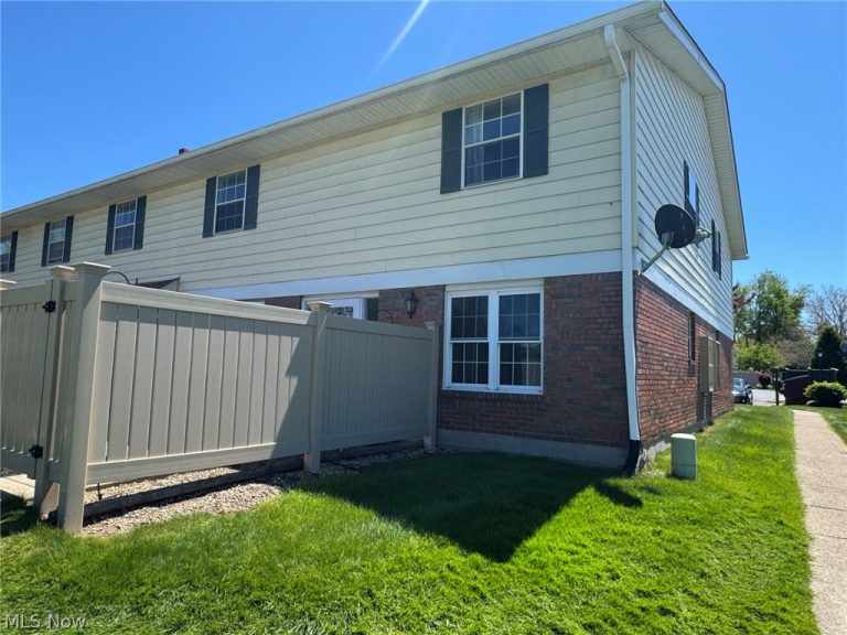 7970 Mentor Avenue #O5, Mentor, OH - Photo 3
