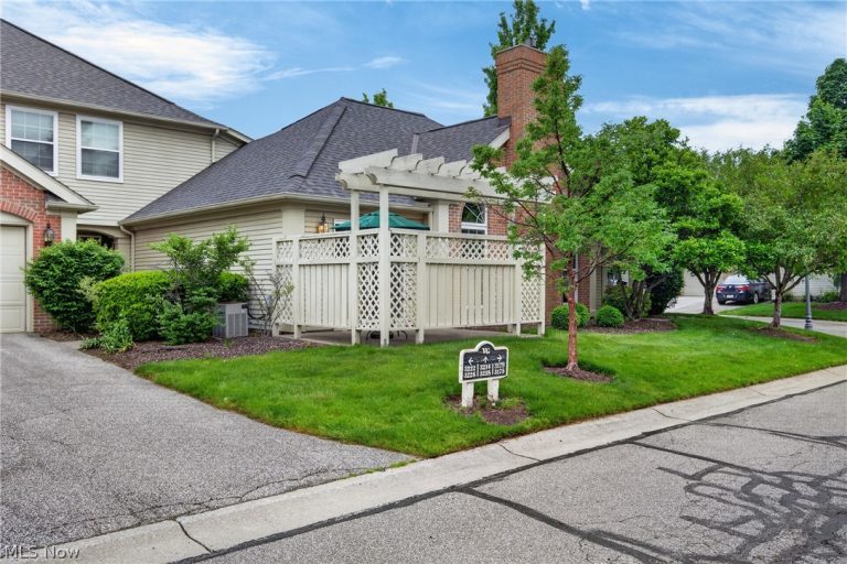 3179 Orchard Way, Westlake, OH - Photo 4