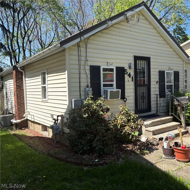 541 Clinton Street, Ravenna, OH, 44266