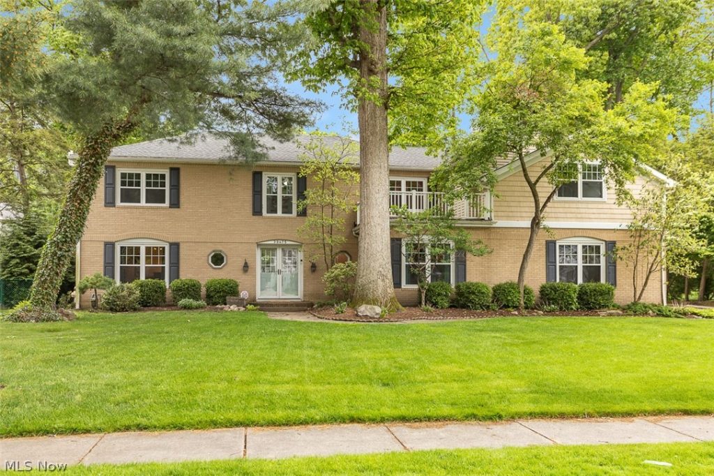 30475 Timber Lane, Bay Village, OH