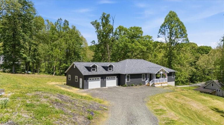 119 Stonegate Drive, Washington, WV - Photo 2