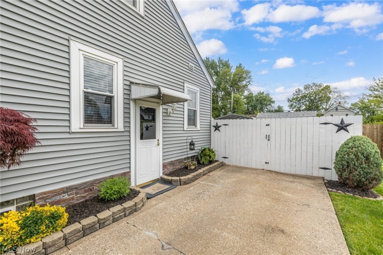 2424 30th Street, South Lorain, OH - Photo 5