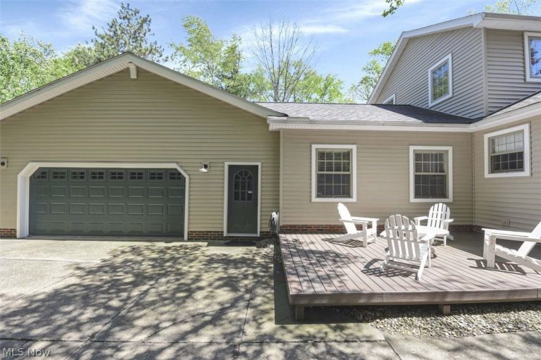 24164 Smith Avenue, Westlake, OH - Photo 4