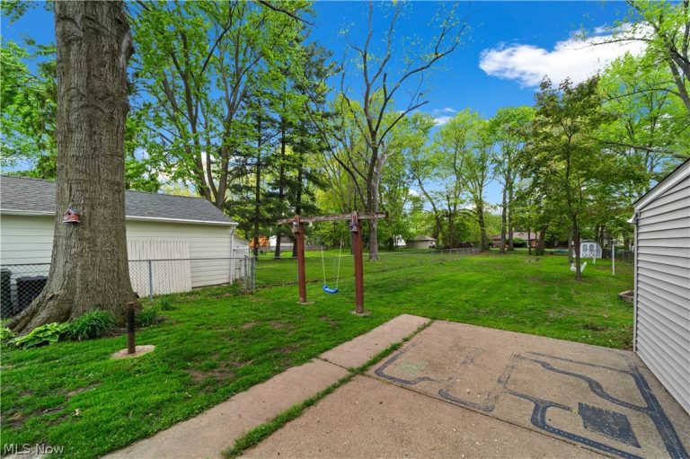 27840 Lincoln Road, Bay Village, OH - Photo 5