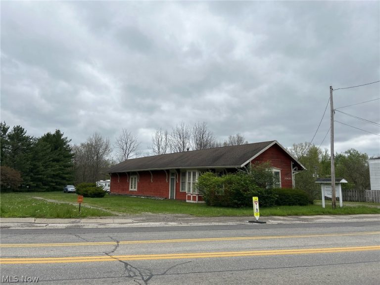 10636 Main Street, Mantua, OH - Photo 3