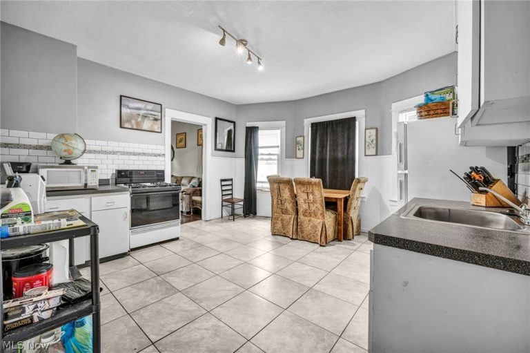 6808 Lansing Avenue, Cleveland, OH - Photo 6