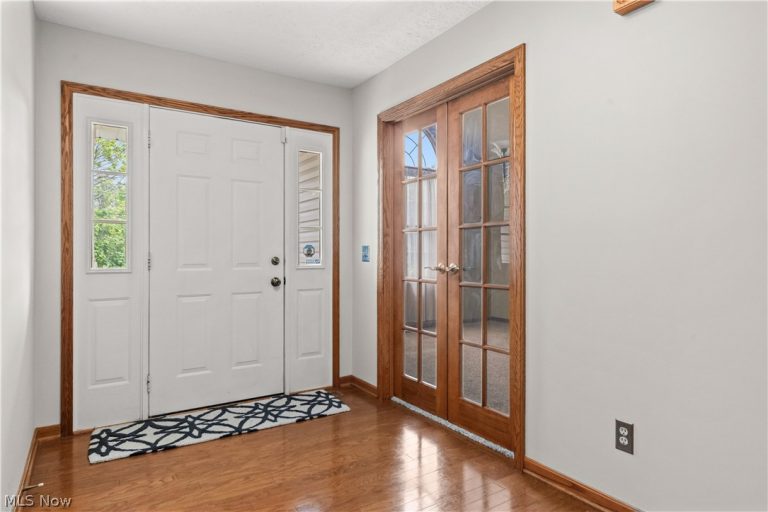 1919 Wendover Circle, North Canton, OH - Photo 6