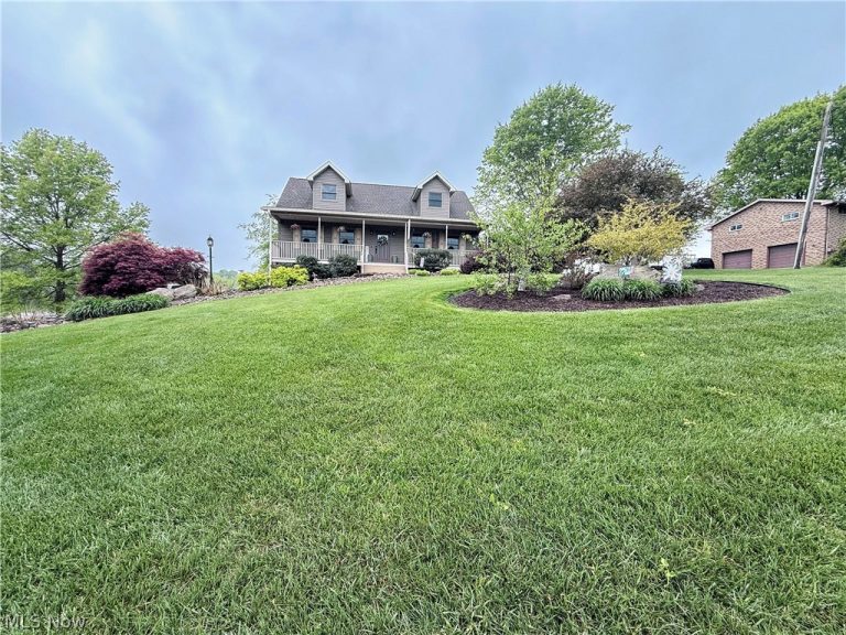 247 Spence Road, Belpre, OH - Photo 3