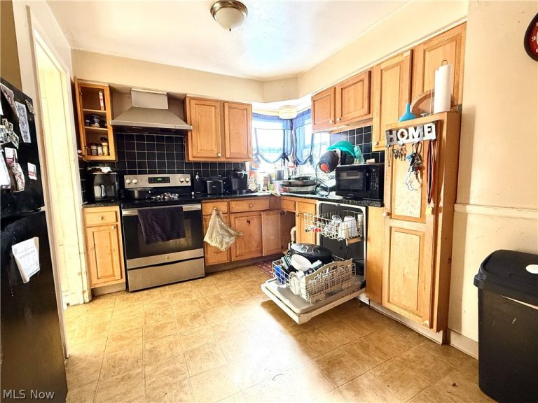 3370 128th Street, Cleveland, OH - Photo 3
