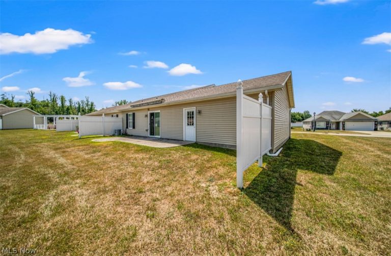 309 Woodland Way #A, Jefferson, OH - Photo 5