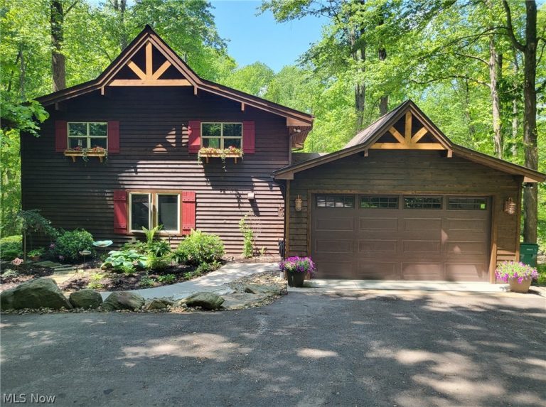 17126 Catsden Road, Chagrin Falls, OH, 44023