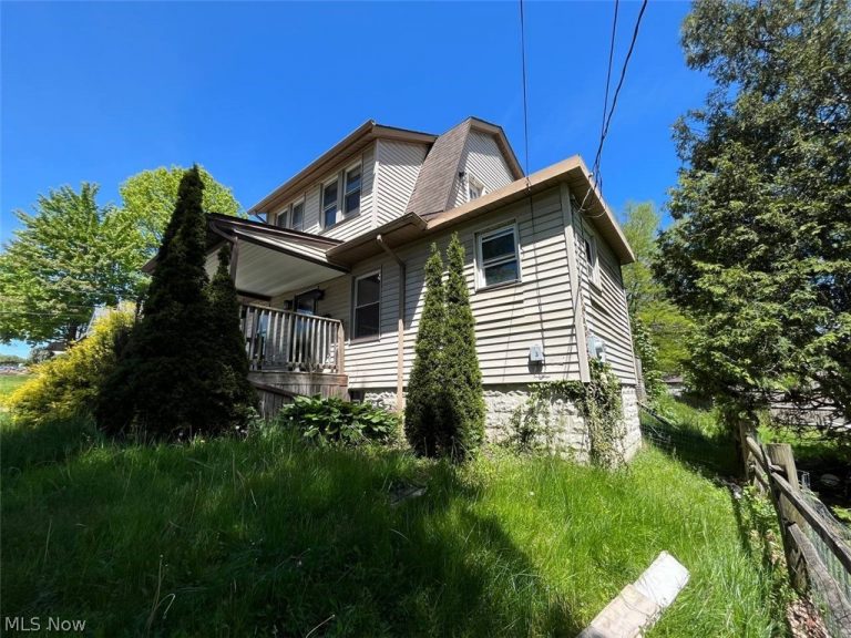 94 Beechwood Drive, Youngstown, OH - Photo 2