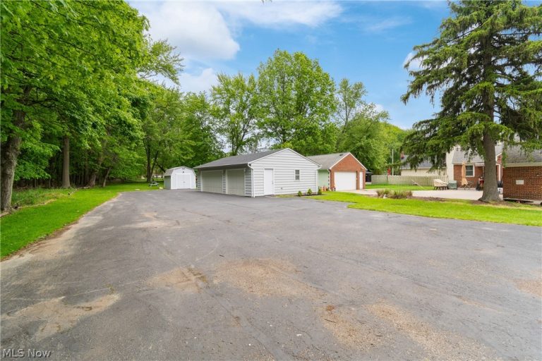 25001 Chardon Road, Richmond Heights, OH - Photo 6