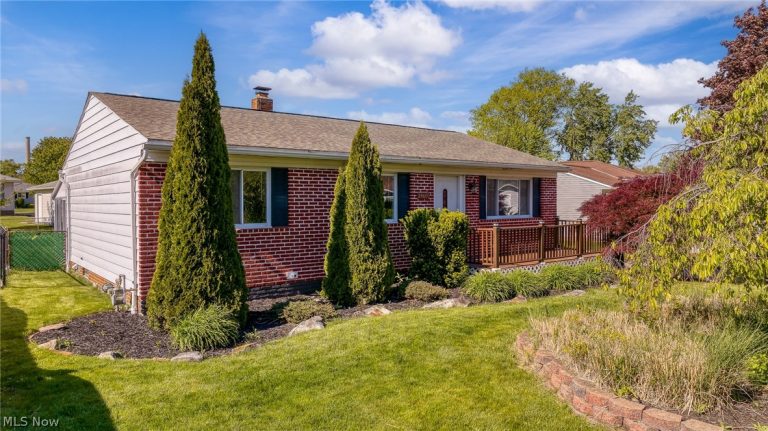 34605 Glen Drive, Eastlake, OH - Photo 2