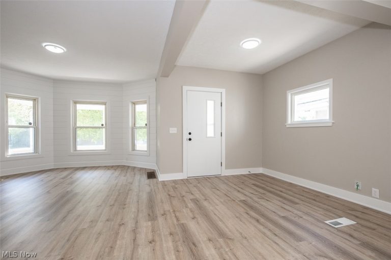 1521 Newman Avenue, Lakewood, OH - Photo 4