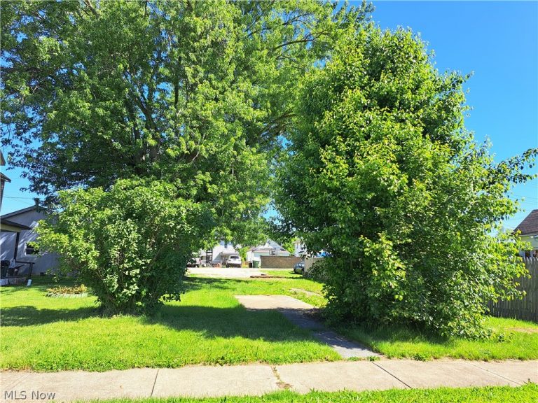 1413 Beckett Avenue, Cambridge, OH - Photo 2