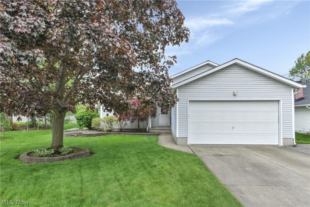 6396 Olive Avenue, North Ridgeville, OH