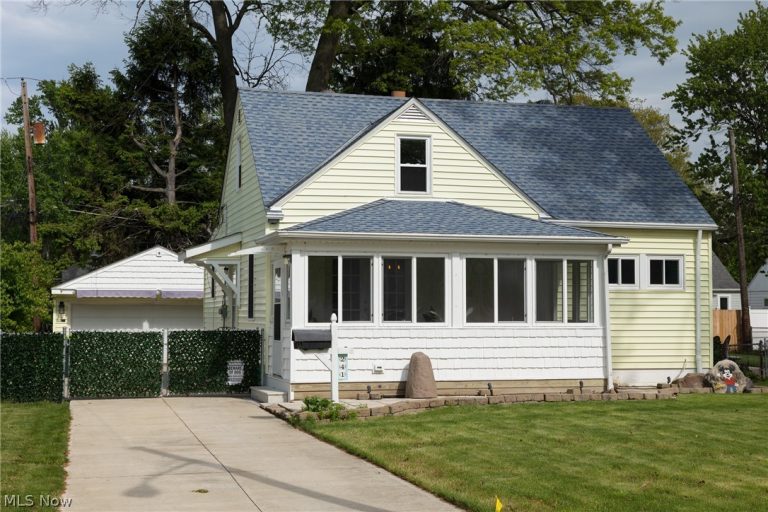 241 Inwood Boulevard, Avon Lake, OH - Photo 4