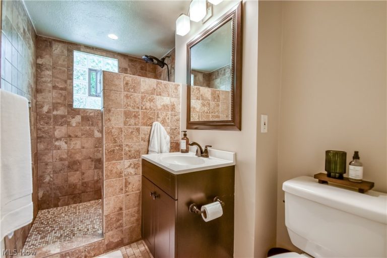 7088 Culver Boulevard, Mentor, OH - Photo 5