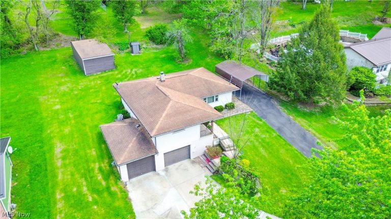 523 Juanita Street, Steubenville, OH - Photo 2