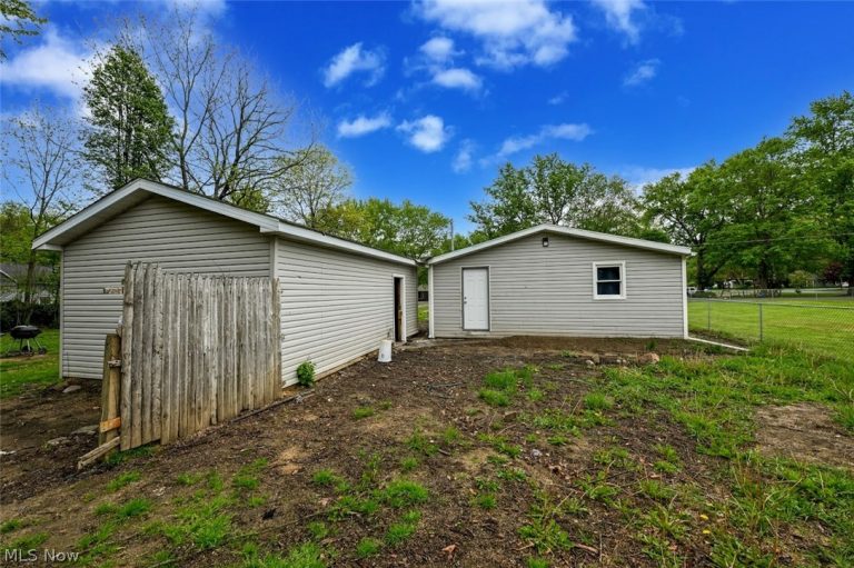 916 Abington Road, Akron, OH - Photo 8