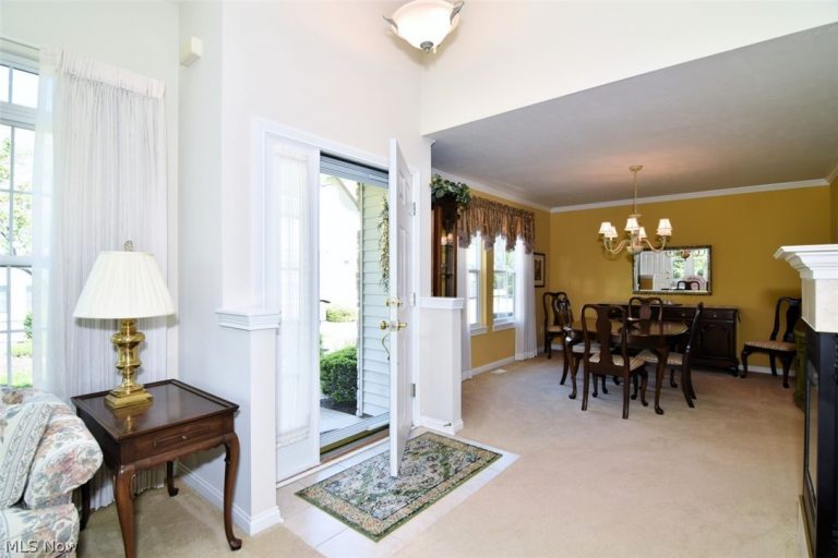 362 Legend Court #B, Highland Heights, OH - Photo 8