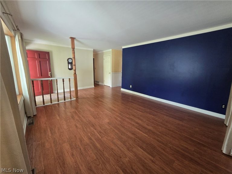 3923 Lake Road, Youngstown, OH - Photo 3