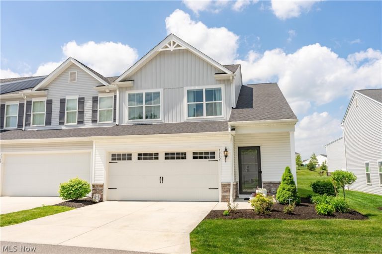 1362 Maple Grove Lane, Uniontown, OH - Photo 2