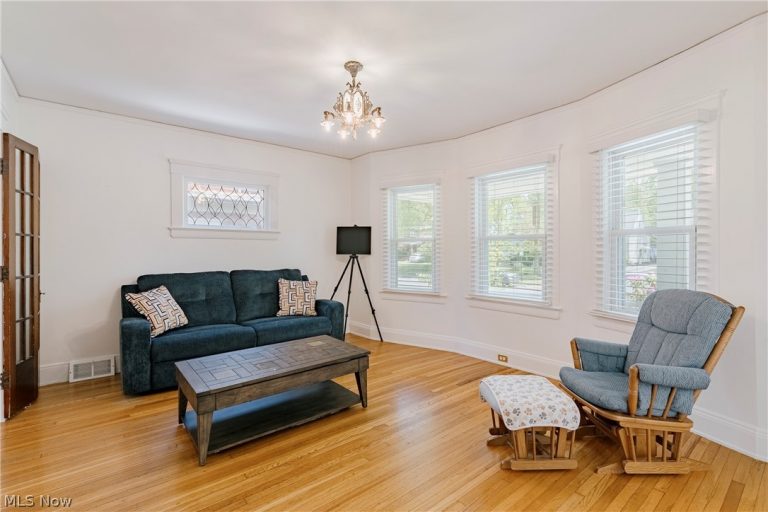 2658 Queenston Road, Cleveland Heights, OH - Photo 8
