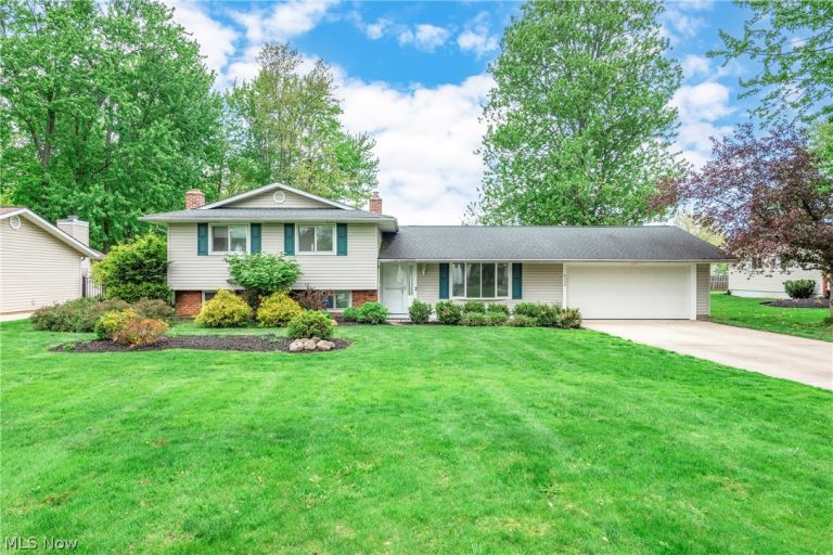 8139 Yorkshire Drive, Mentor, OH - Photo 2