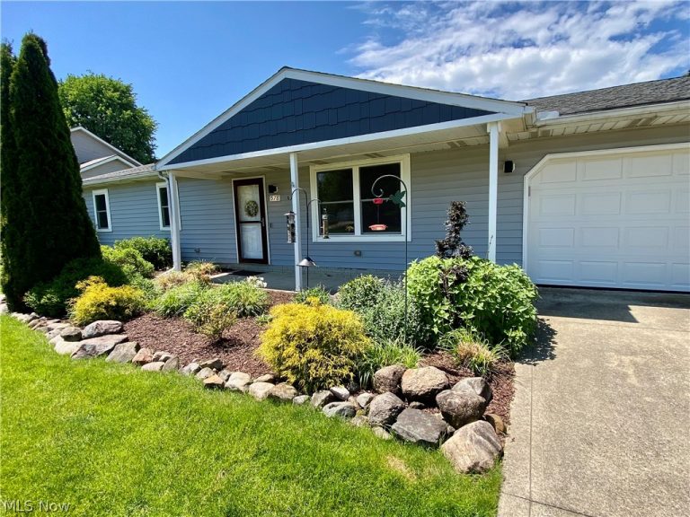 578 FIELDSTONE Drive, Amherst, OH - Photo 3