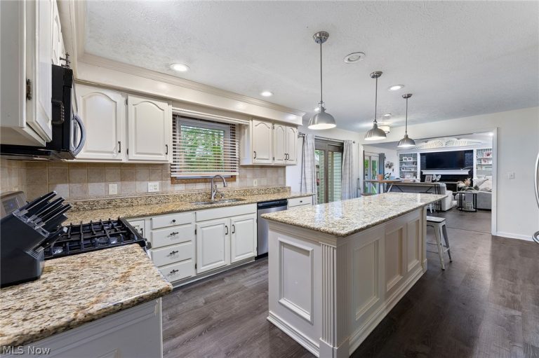 510 Stoneybrook Lane, Canfield, OH - Photo 2