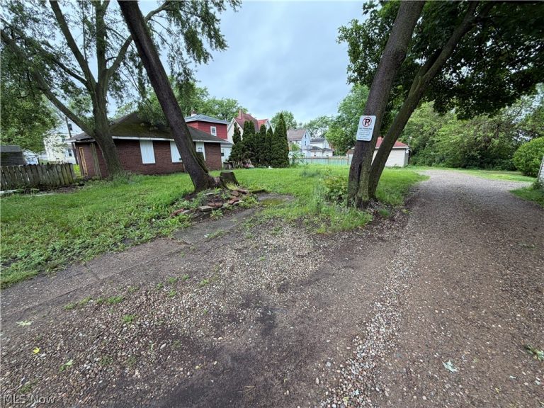 815 Amherst Road, Massillon, OH - Photo 8