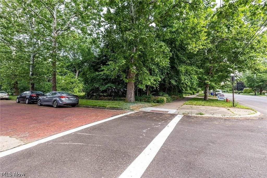 2962 14th Street, Cleveland, OH
