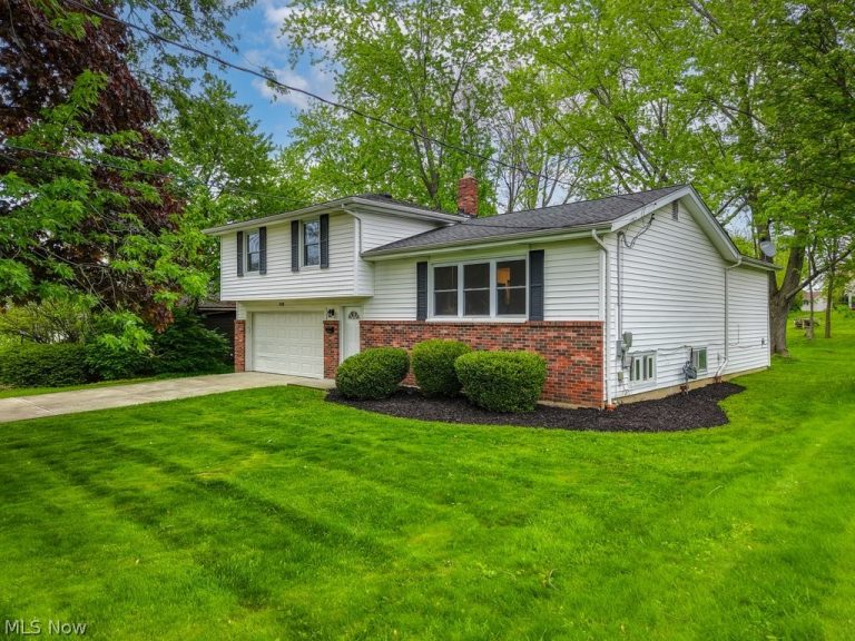 9331 Fairfield Drive, Twinsburg, OH - Photo 2