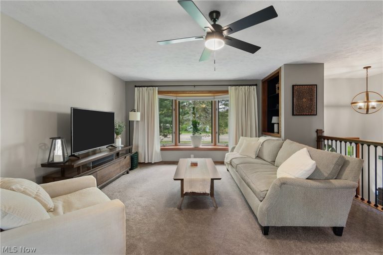 370 Applegrove Street, North Canton, OH - Photo 4